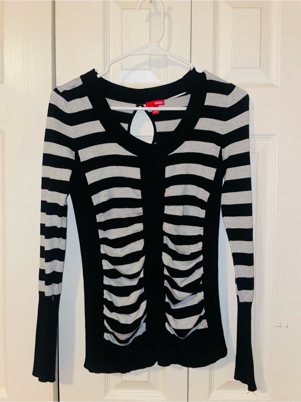 BONGO Black and White Striped Long-Sleeve Ruched Front Top